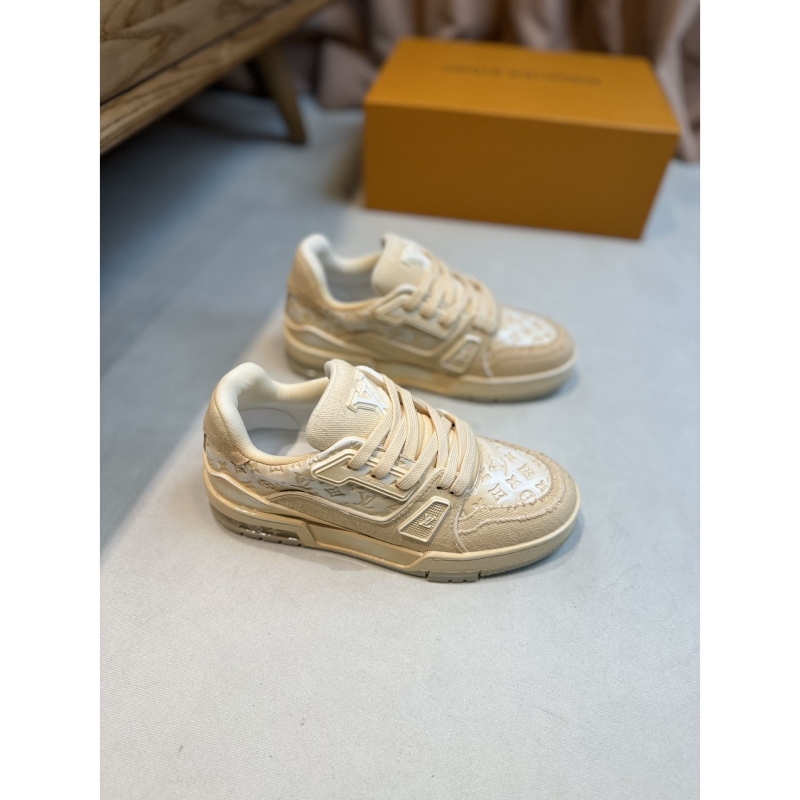 l**is V*t*n sneakers